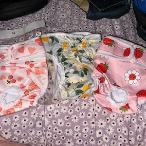 XEOOCE Dog Diapers - 3 Pack - BNWT - SMALL
